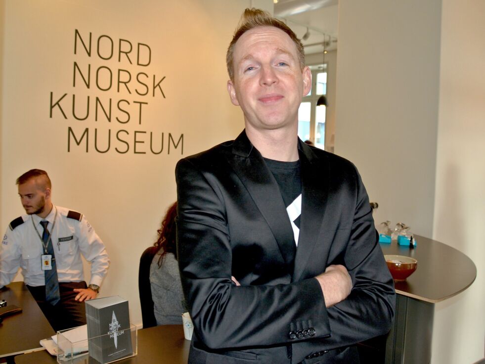 Samisk tekst på veggene, samt omvisninger på samisk, er noe vi kan vente oss av den nye direktøren ved Nordnorsk Kunstmuseum, Jérémie McGowan.
 Foto: Elin Margrethe Wersland