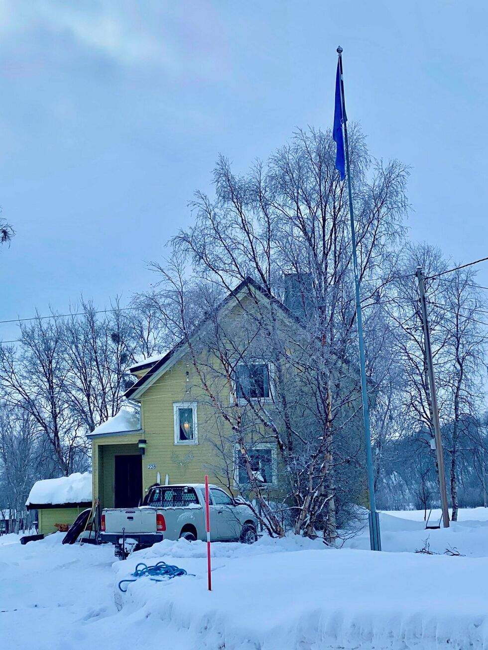 Først og fremst er det sli­tet til de finske inn­vand­rer­ne, og i sær­de­les­het sin for­fed­re, Ka­ri­kos­ki hyl­ler med flagg­et. De kom til Nei­den rundt 1860, og brøt opp mye jord på Ar­vo­la­nes­et.
 Foto: Privat
