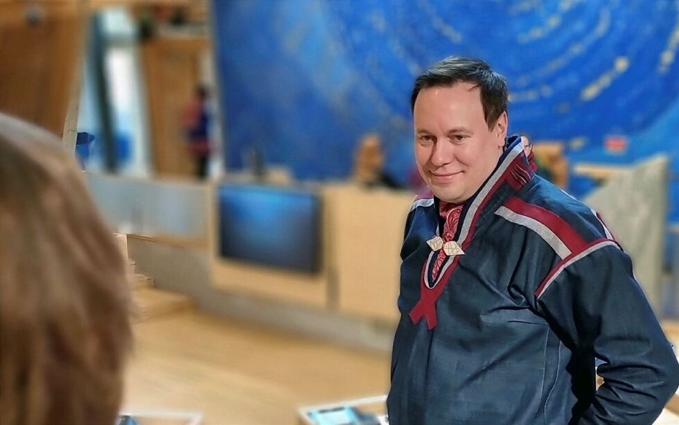 Eirik Larsen har tiltrådt som sametingsrepresentant etter å ha vært politisk rådgiver for sametingsrådet i flere år.
 Foto: Steinar Solaas