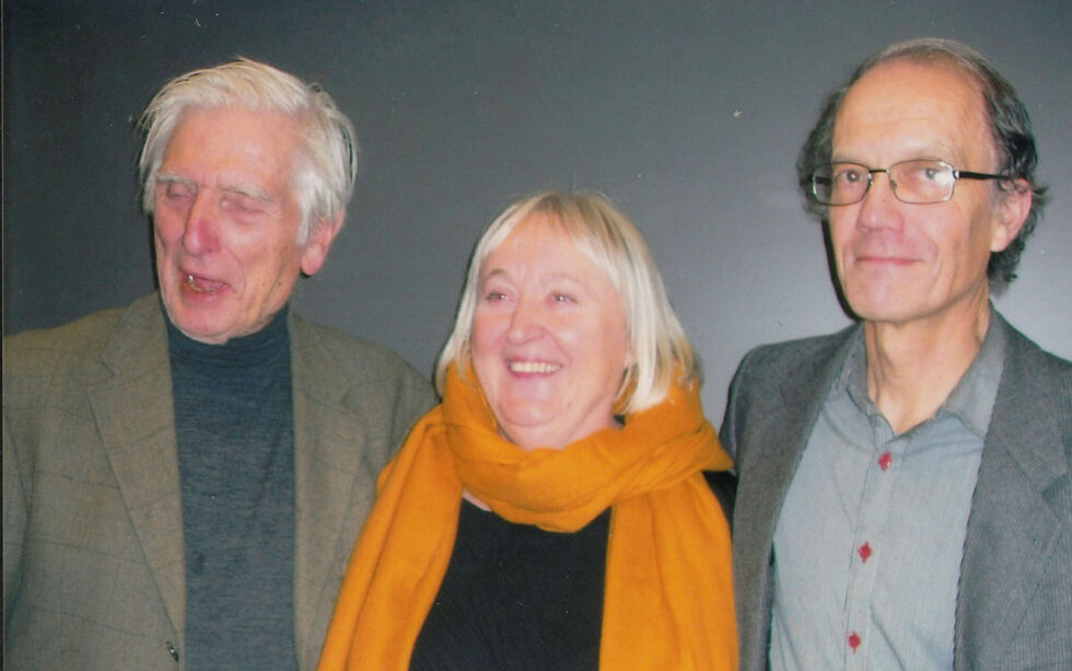 Ottar Brox (til venstre), ordfører Eva Husby i Hasvik og Ragnar Nilsen har grunn til optimisme over Finnmarks muligheter.
 Foto: John Gustavsen