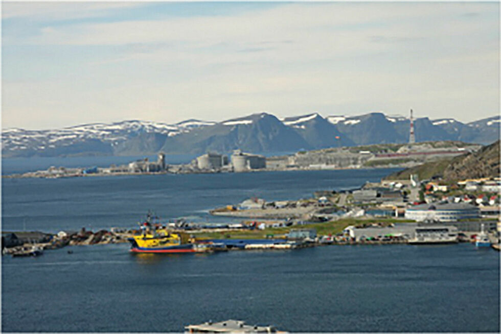 Arkivfoto av Melkøya sett fra Hammerfest.
 Foto: Svein Lund