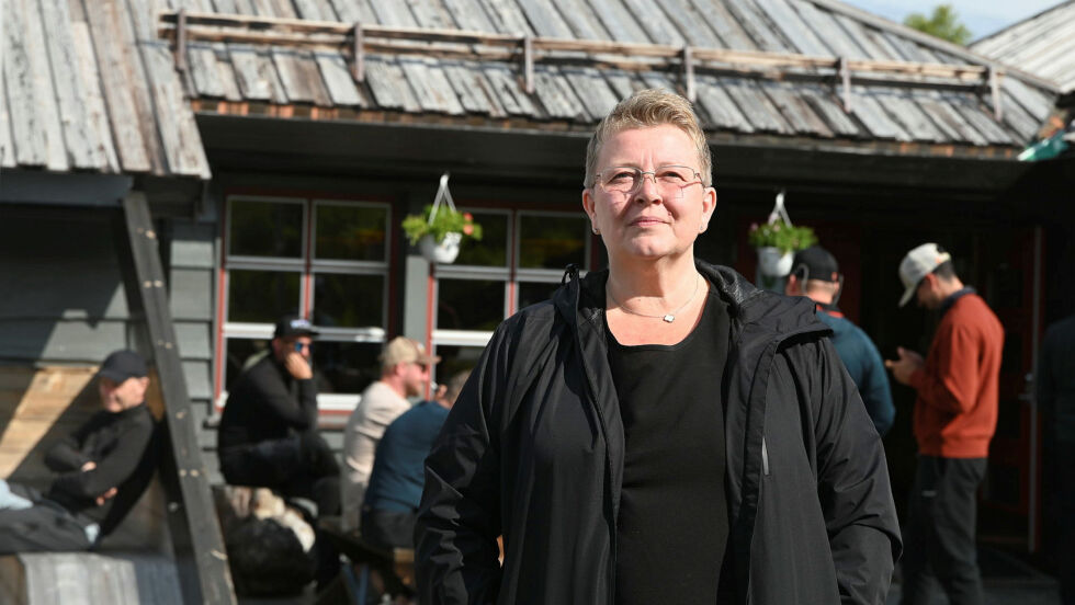 Rosmarie Sivertsen har god grunn til å være fornøyd med fisket i Stabburselva.
 Foto: Irmelin Klemetzen