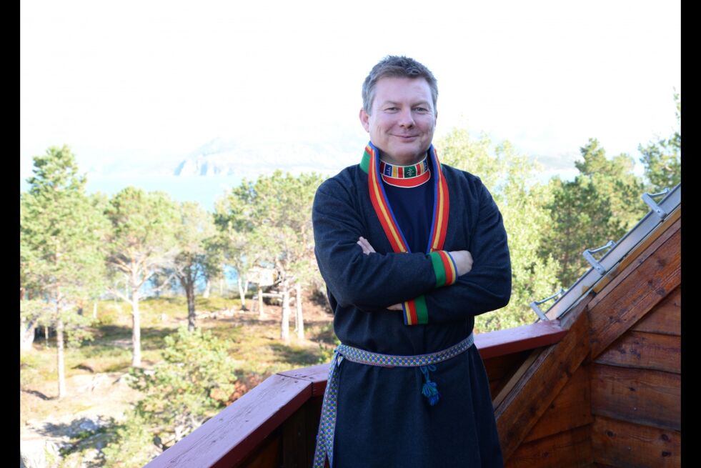 Lars Magne Andreassen ved Árran lulesamisk senter løfter fram overordnet samepolitikk i sommer.
 Foto: Steinar Solaas