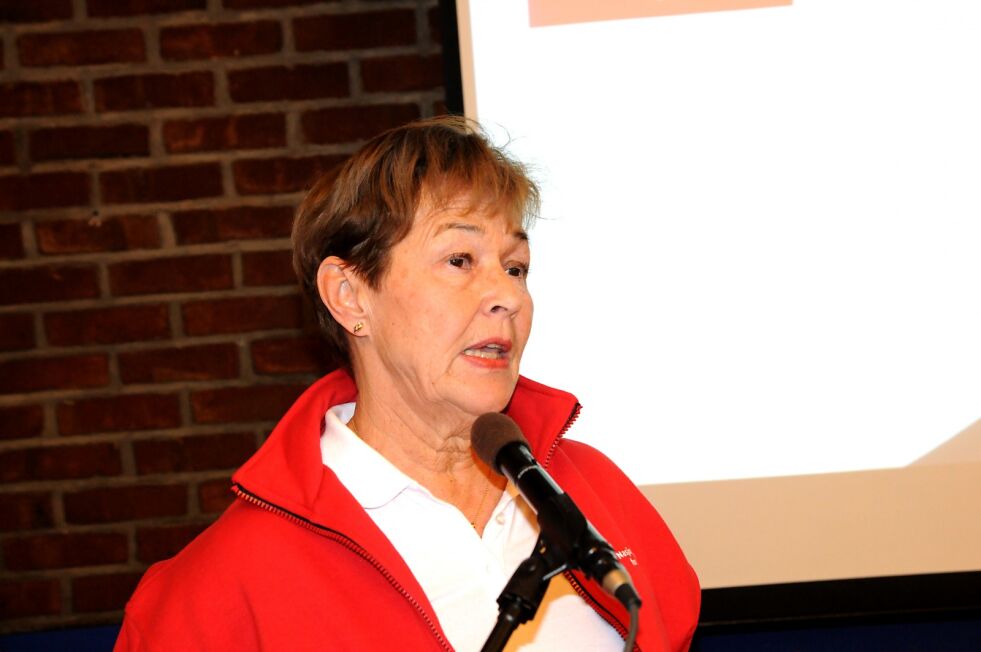 Kirsten Greiner Ovesen fra demensforeninga, talte varmt for at tilbudet på Nordmo gård må videreføres, og at kommunen støtter dette også etter nyttår og de neste årene.
 Foto: Halllgeir Henriksen