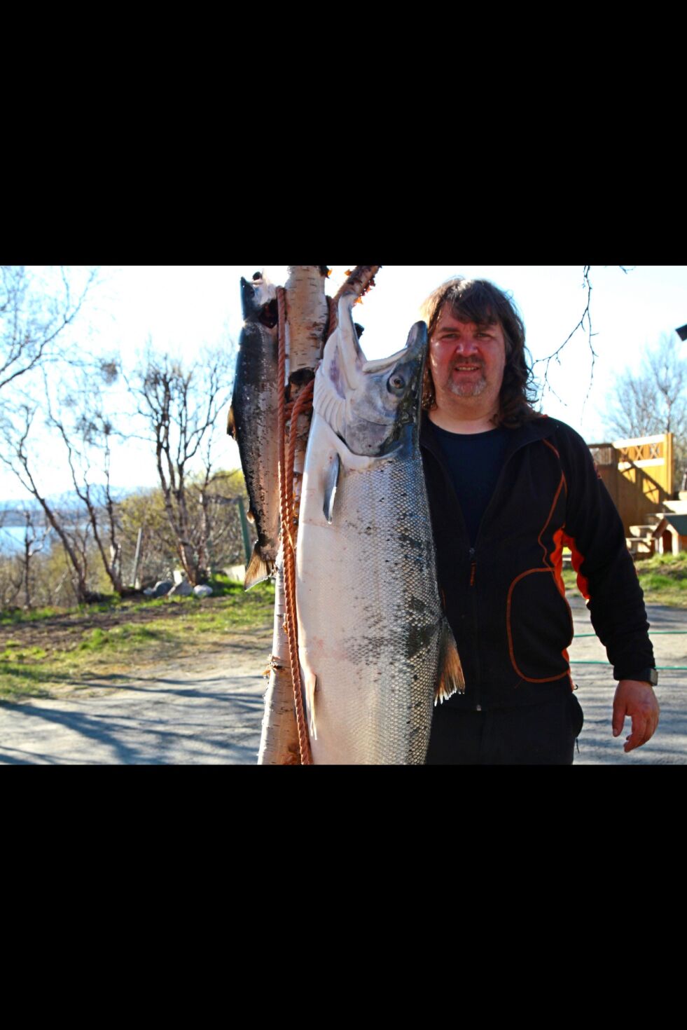Denne ruggen veide 21, 3 kilo før sløying. Fisker Helge Stærk fikk den på not i Renøysundet øst i Bøkfjorden utenfor Kirkenes.
 Foto: Roger Johansen, Hammerfest