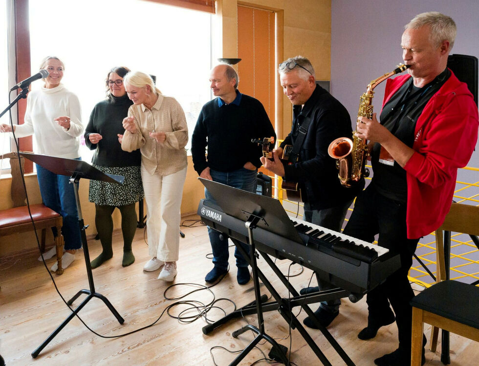 Folk fra det lokale kulturlivet stiller villig opp på arrangementer under filmfestivalen. Fra venstre Kjersti Røst, Anne-Trine Elde, Birgit Lähdesmäki Johansen, Øystein Skårseth, Per-Inge Mauno Jensen og Tore Fosse.
 Foto: Nordkapp Filmfestival