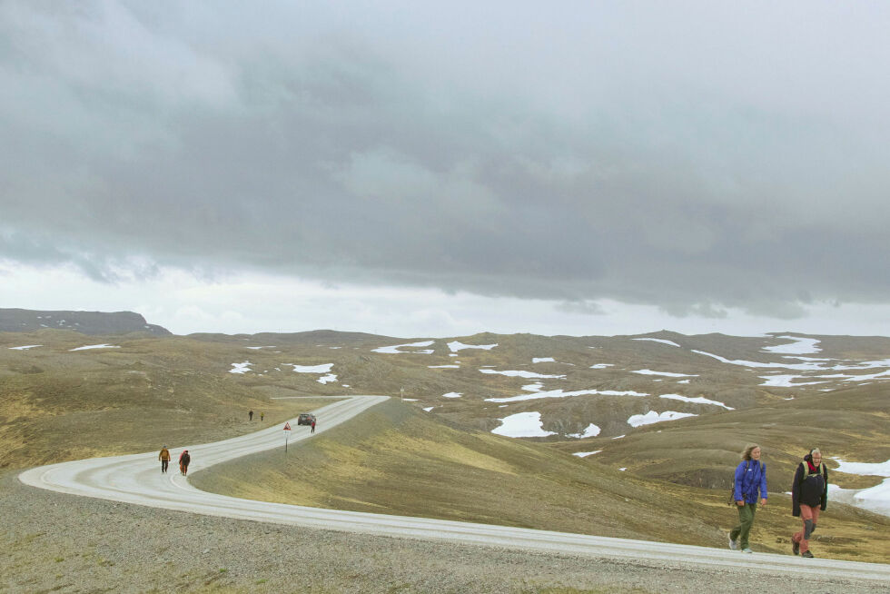 Underveis. Om lag en tredel ut i løypa og den første tunge stigningen opp Skarsvågrevva, er vinden merkbar.
 Foto: Jan Olsen