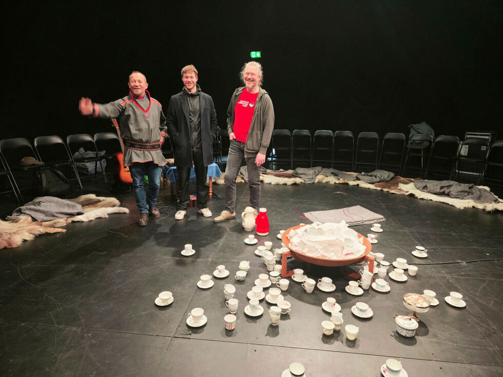Skuespillerne «i Stilla – en forestilling» gleder seg til premieren og til å dra på turné. Fra venstre Bernt Bjørn, Ivar Beddari og Trond Peter Stamsø Munch.
 Foto: Yngve Beddari