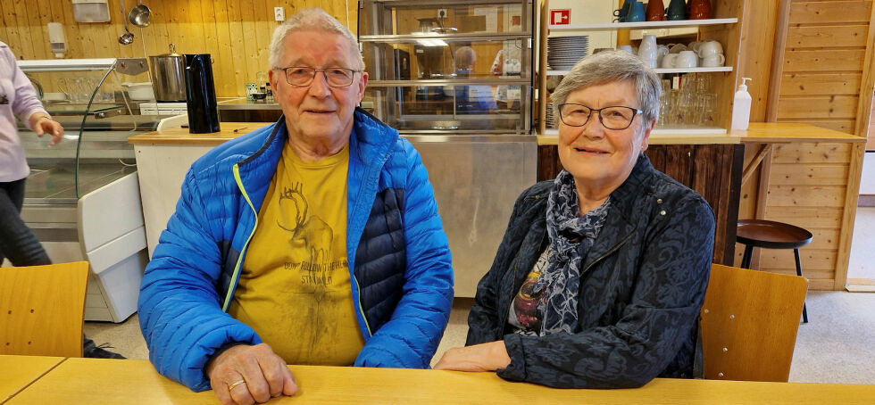 Anna og Svein Derås er faste gjester, og de synes det er deilig at de hver torsdag slipper å lage middag hjemme.
 Foto: Hill Haga