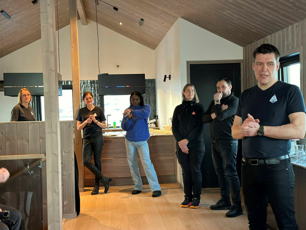 Det har vært mye arbeid, og Haldorsen takket ikke minst kona Liv Reidun for at hun dro lasset hjemme mens han «bodde» på Bugøynes under bygginga.
 Foto: HALLGEIR HENRIKSEN