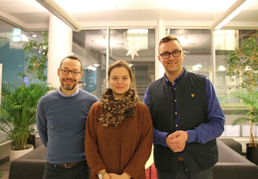 Fra venstre: Paolo Zanaboni, Eli Kristiansen og Asbjørn Johansen Fagerlund i Nasjonalt senter for e-helseforskning påpeker at folks forhold til helse, sykdom og behandling må sees i en kulturell sammenheng.
FOTO: Nasjonalt senter for e-helseforskning/Lene Lundberg