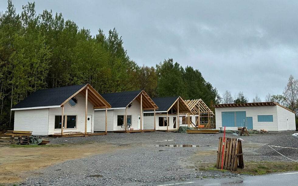 Hytteanlegget like ved Neidenkroa har en pris på ti millioner når det står ferdig med fire topp moderne hytter, resepsjon og frittstående sauna.
 Foto: Hallgeir Henriksen