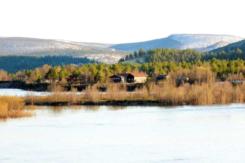 Grunnet store nedbørmengder sist vinter ble flom i mange av elevene, som her ved Ássebákti i Karasjok. Foto: Stein Torgeir Svala