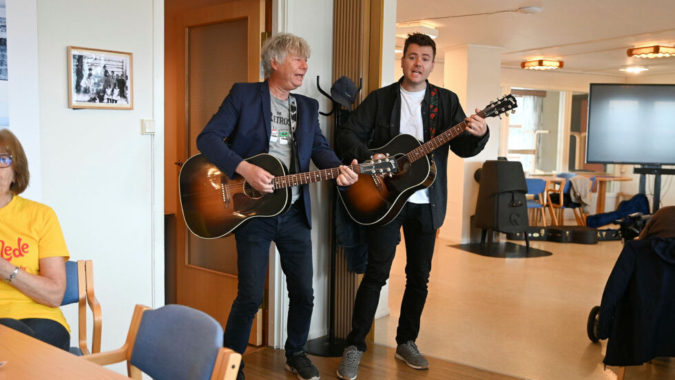 Pål Henning og Joachim Olsen serverte minner fra en ungdomstid.
 Foto: Irmelin Klemetzen