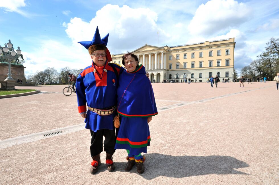 Han har inspirert talløse samiske journalister med sitt vidt anlagte journalistiske arbeid i inn- og utland. Her er han med kona Astrid.
 Foto: Erik Brenli
