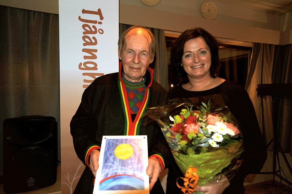 Sørsamisk kulturpris ble utdelt for første gang på Snåsa torsdag kveld. Prisen gikk til Arvid Jåma, en utrettelig forkjemper for samiske rettigheter i området.
 Foto: Erik Brenli