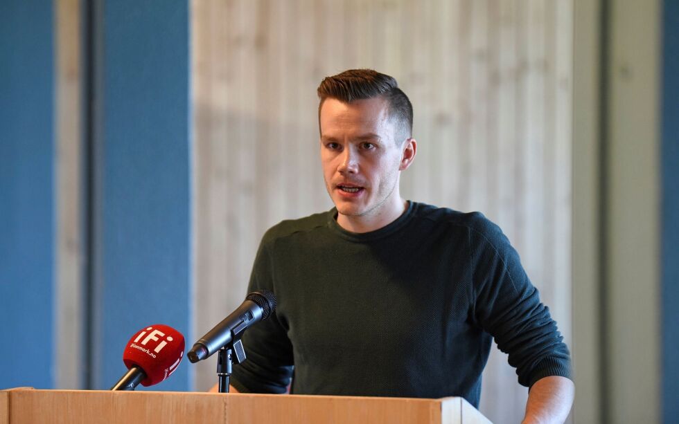 Hans Mag­nus Thu­nes­tvedt (TLP) ad­var­te tors­dag mot å gjø­re ned­trekk i sam­isk- og kvensk­un­der­vis­ning­en ved Laks­elv ung­doms­sko­le. Foto: Ma­ri­us Thor­sen