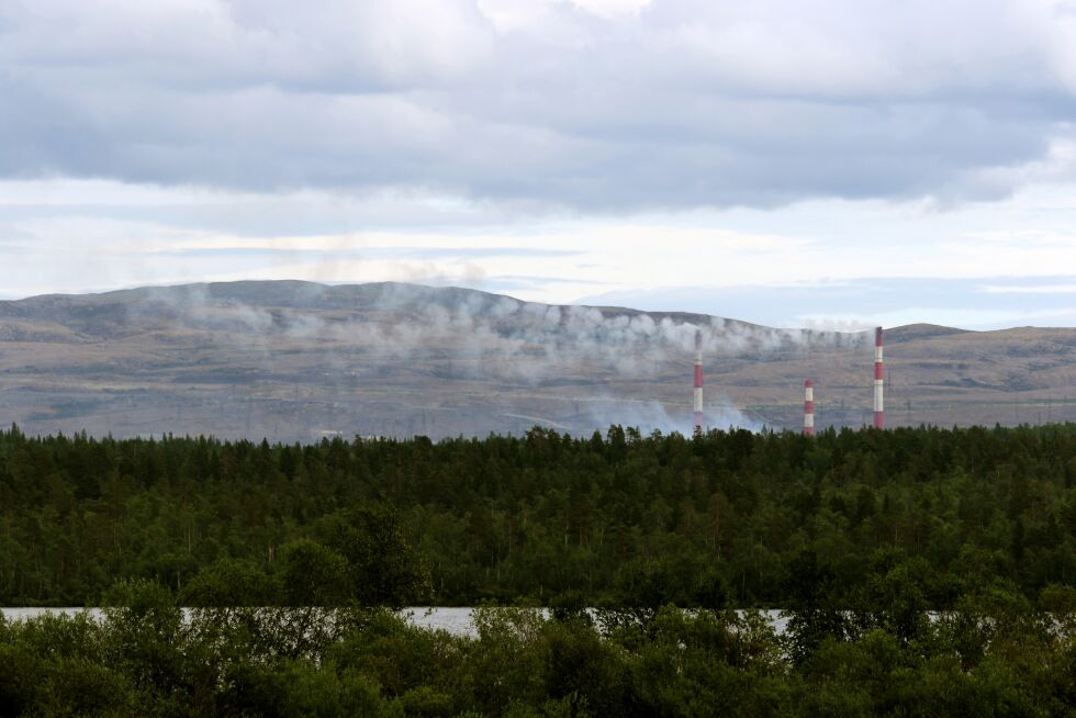 Svovelutslippene fra nikkelverket i Nikel blir stadig verre. Saken må løftes til nasjonalt nivå for at noe skal bli gjort med den bekymringsverdige forurensingen.
 Foto: Silje L. Kvammen