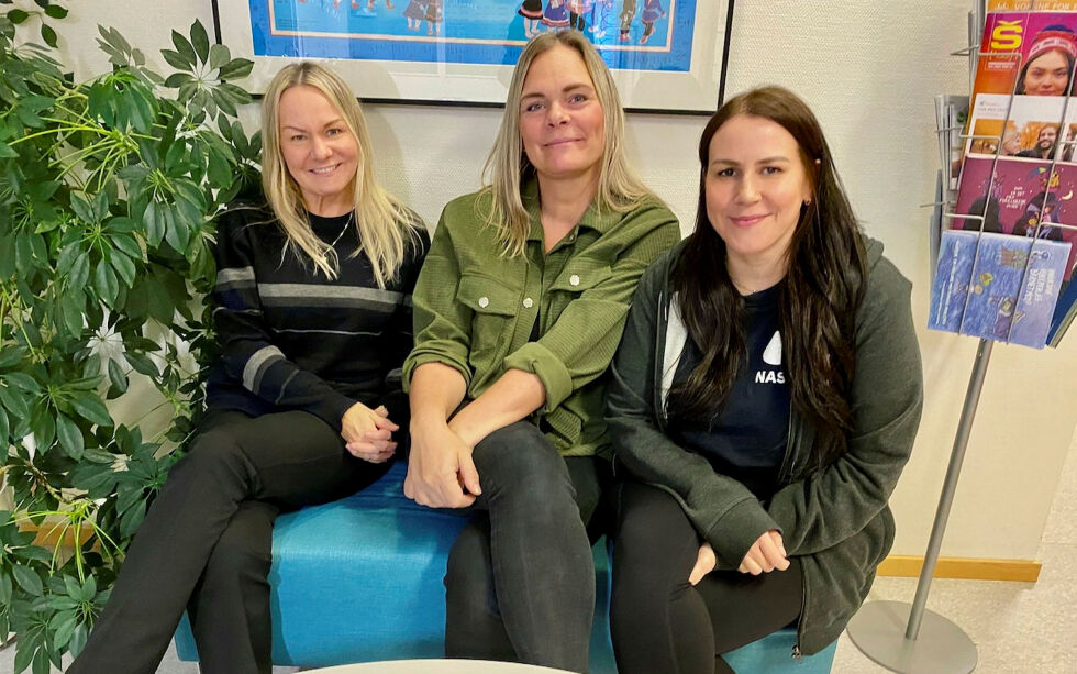 Disse trivelige damene møter du om du stikker innom foreldrekveldene på Karasjoks familievernkontor. Fra venstre May Helen Schanche, Jeanette Braut Svendsen og Aila Strømeng.
 Foto: Yvette M Stornes