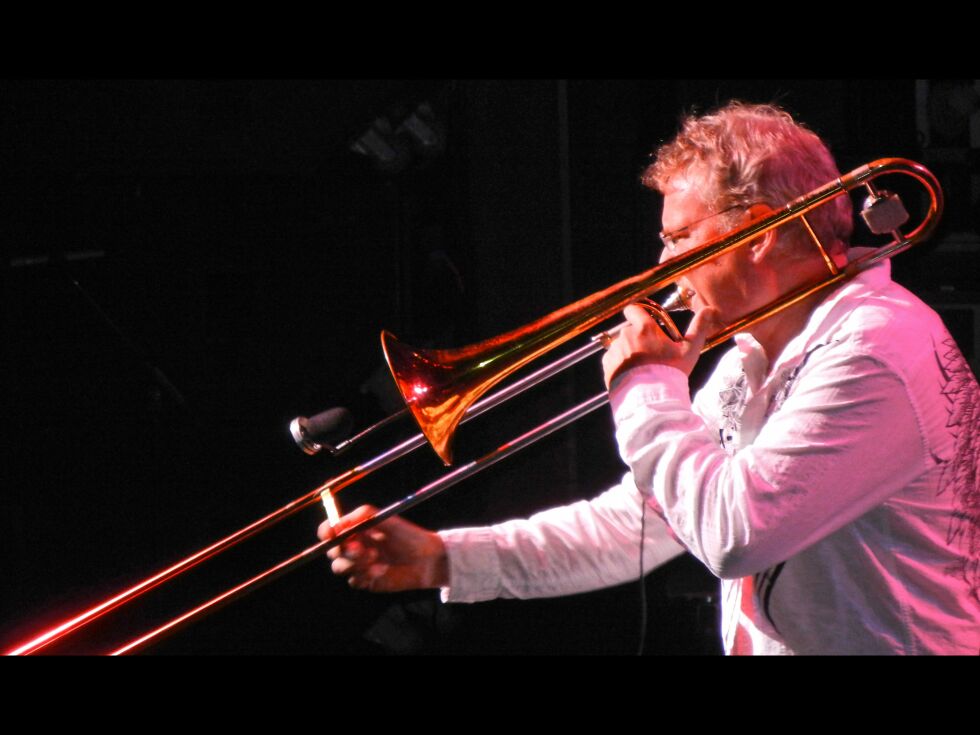 Trombonist og orkesterleder Jens Wendelboe spiller sammen med Vadsø Storband kommende lørdag.
 Foto: Pressefoto