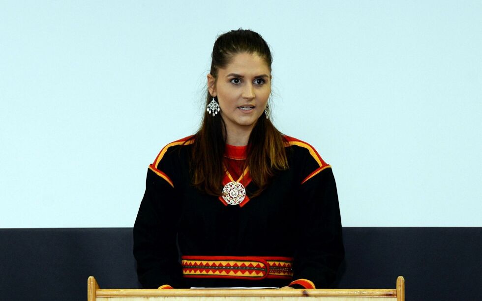 Andine Knudtson satser på samepolitikken.
 Foto: Steinar Solaas