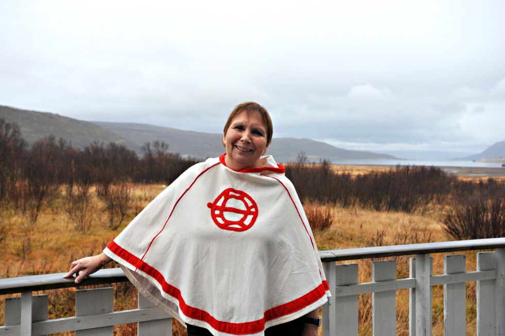 Utsikten fra Austertanakrystallen er fantastisk. Den håper Esther også å kunne tilby andre ved å legge ut boligfelt på tomten.
 Foto: Erik Brenli