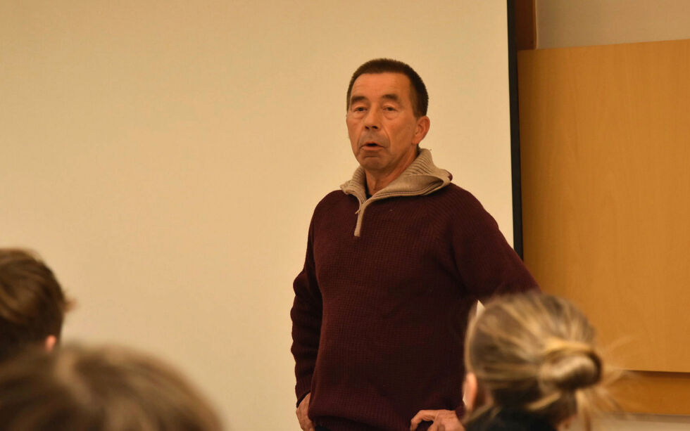 Kjetil Hanssen, leder i Porsanger Arbeiderparti, talte til nominasjonsmøtet 1. desember.
 Foto: Sara Olaussen Stensvold