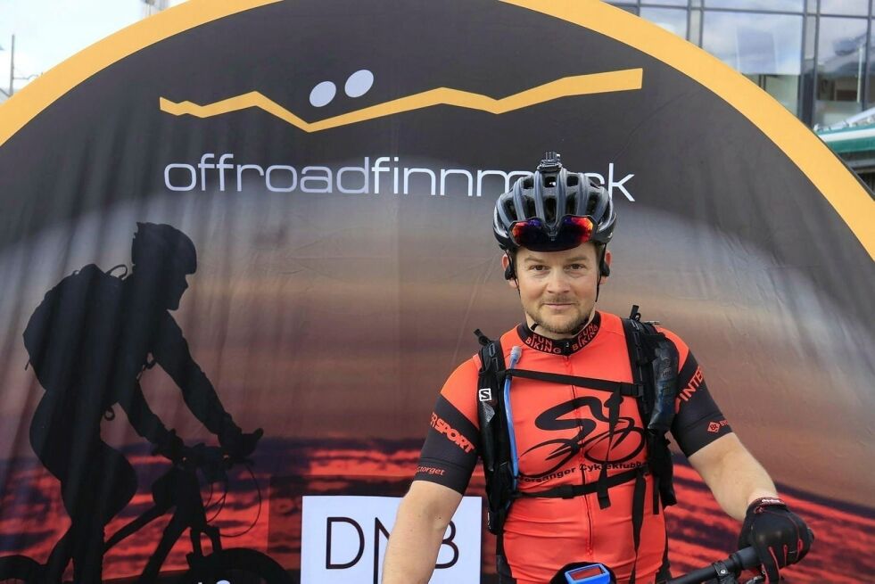 – Det føles veldig bra, spesielt siden den nederlandske proffsyklisten måtte se seg slått av en Finnmarking!
 Foto: Offroad Finnmark