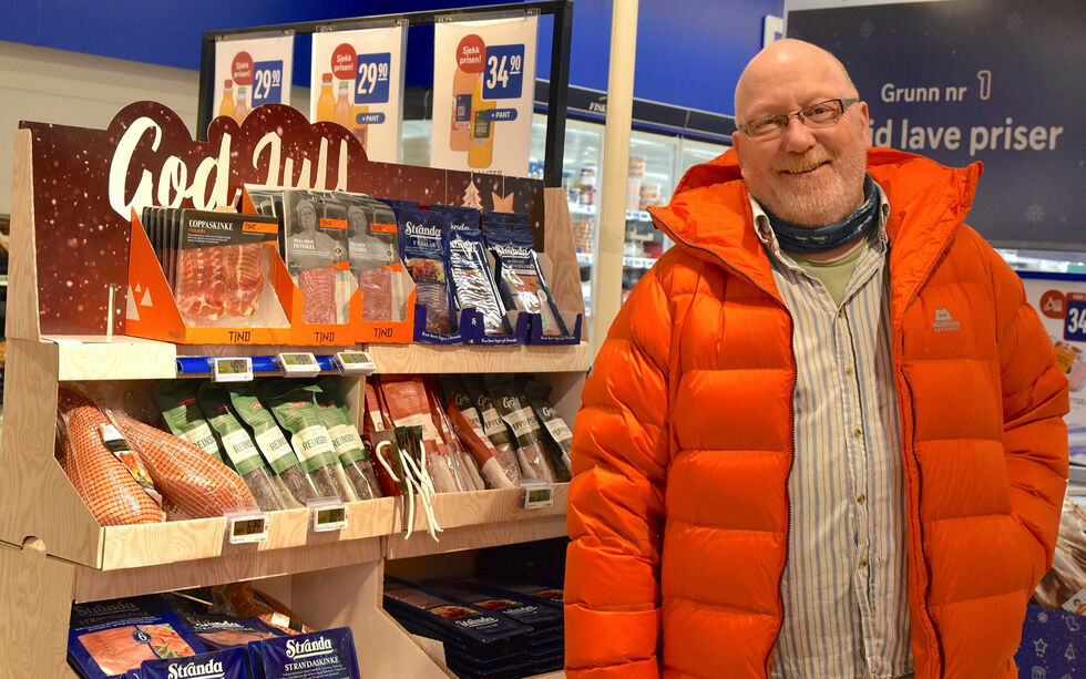 Fred Willy Persen har fjorårets sterke møter med vanskeligstilte familier med seg videre også inn i denne julen, når M3Cargo på nytt gir bort julebordet sitt til noen som behøver det.
 Foto: Sara Olaussen STensvold