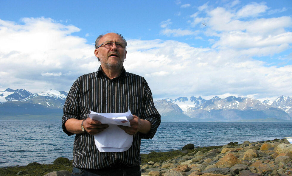 Odd Marakatt Sivertsens bok om gruvene i Birtavarre er innkjøpt av Norsk kulturråd.
 Foto: Elin Wersland