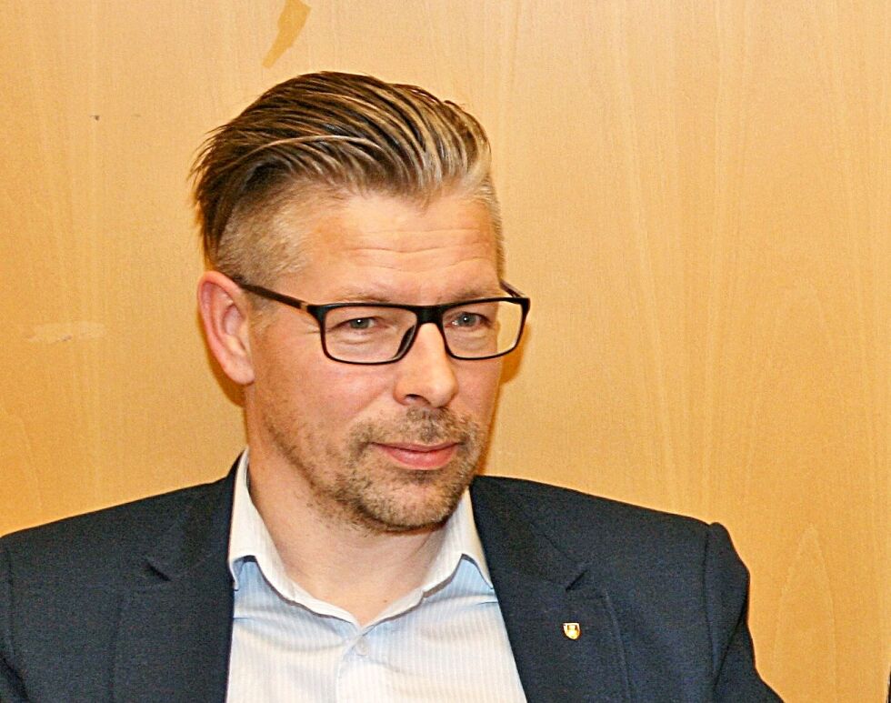Samferdselssjef Per Bjørn Holm-Varsi håper å få inn mange anbud på Flexx-rutene i fylket.
 Foto: Bjørn Hildonen (arkiv)