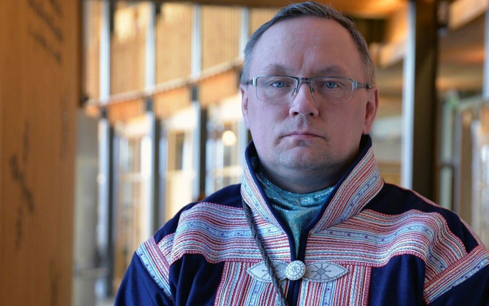 Hans Ole Eira (Sp) påpeker at flertallet fant penger til seg selv, men ikke til Beaivváš.
 Foto: Steinar Solaas