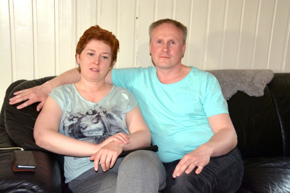 15 år gikk opp i brann i natt. Nå prøver ekteparet Rakel og Roger Slettvoll å ta alt inn over seg og finne fatningen og nytt pågangsmot. – Men det er tungt, sier de.
 Foto: Kristin Marie Ericsson