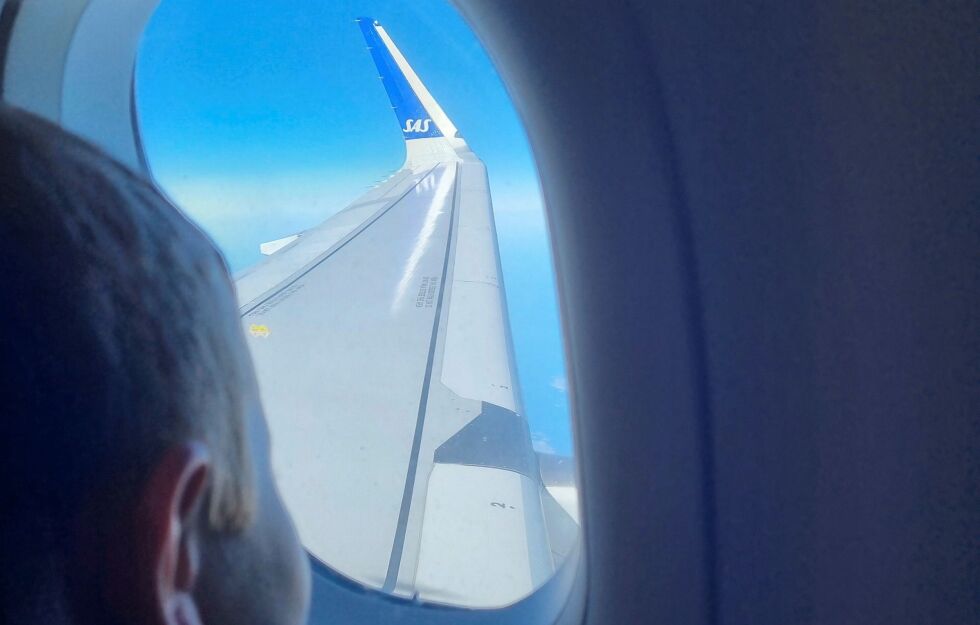 Flere fly som går mellom Kirkenes lufthavn og Gardermoen velger å holde seg på norsk side av landegrensen gjennom ferden i lufta.
 Foto: Torbjørn Ittelin