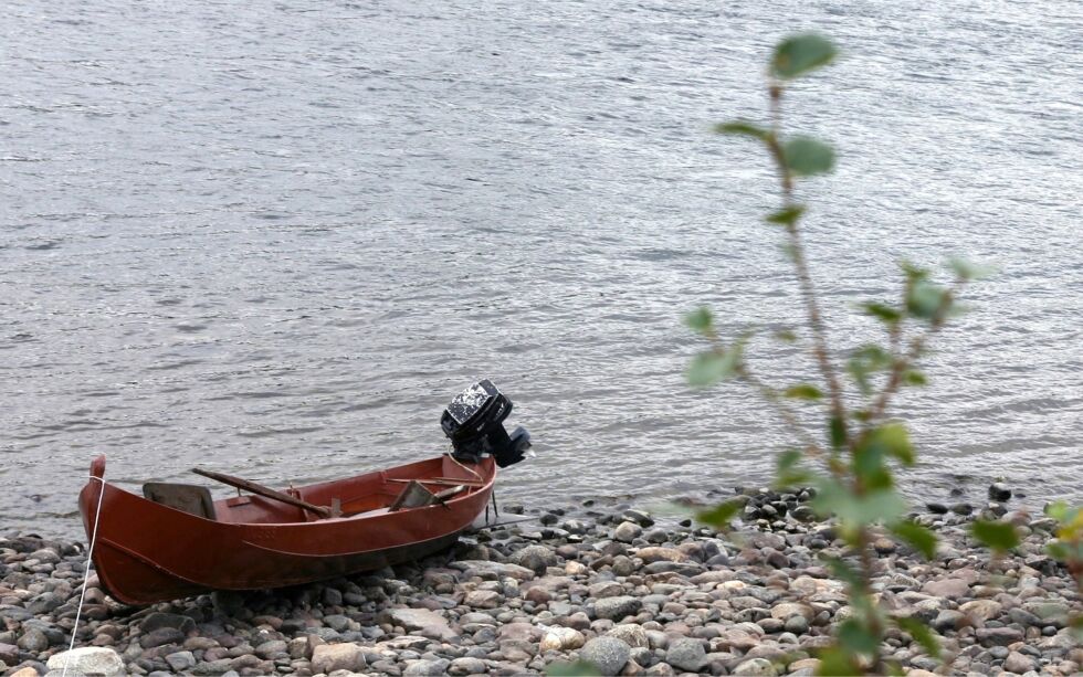 Det er full strid om hvordan laksen i Tanavassdraget skal forvaltes.