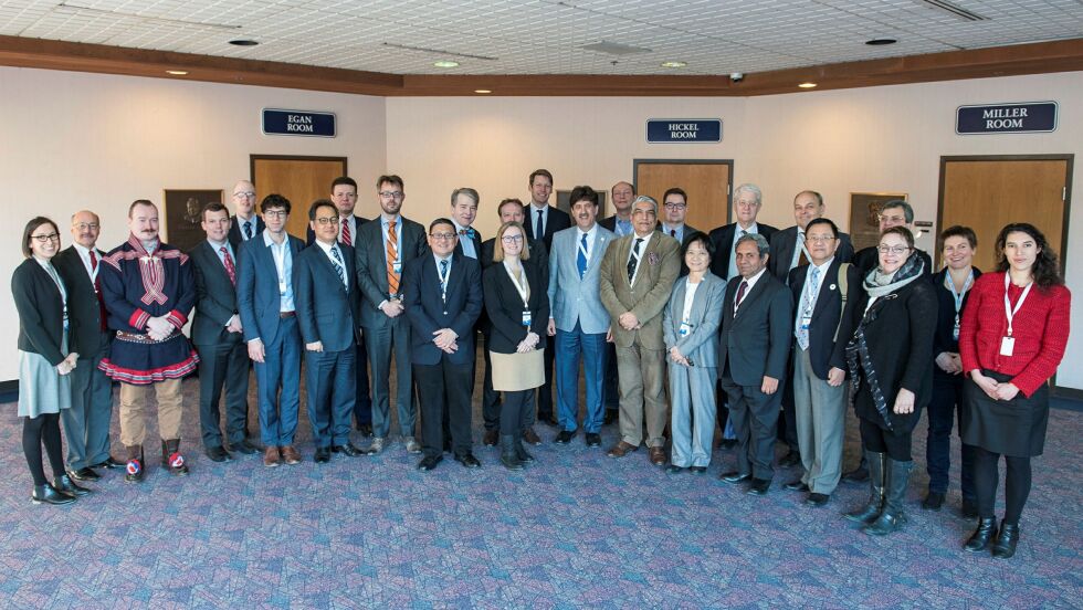 Her fra et møte i Ark­tisk råds regi i Alas­ka. Nå fei­rer sam­ar­beids­fo­ru­met 25 år.
 Foto: Arctic Council Secretariat / L