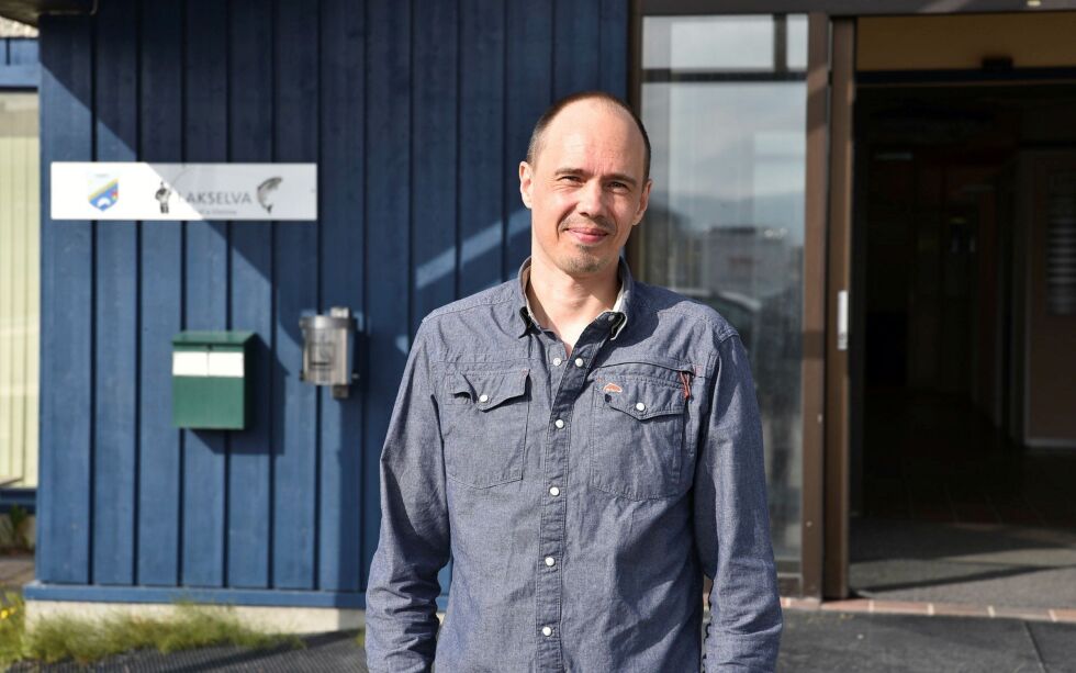 – Ting er helt greit. Det fanges en og annen laks, og det er bra, sier Martin Rognli Johansen, daglig leder i Lakselv grunneierforening. Foto: Kristin Humstad.