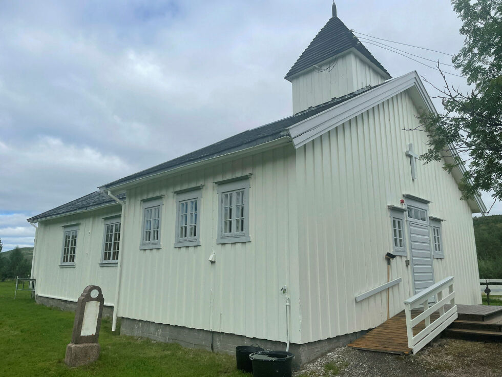Polmak kirke er malt på dugnad i sommer.
 Foto: Birgitte Wisur Olsen