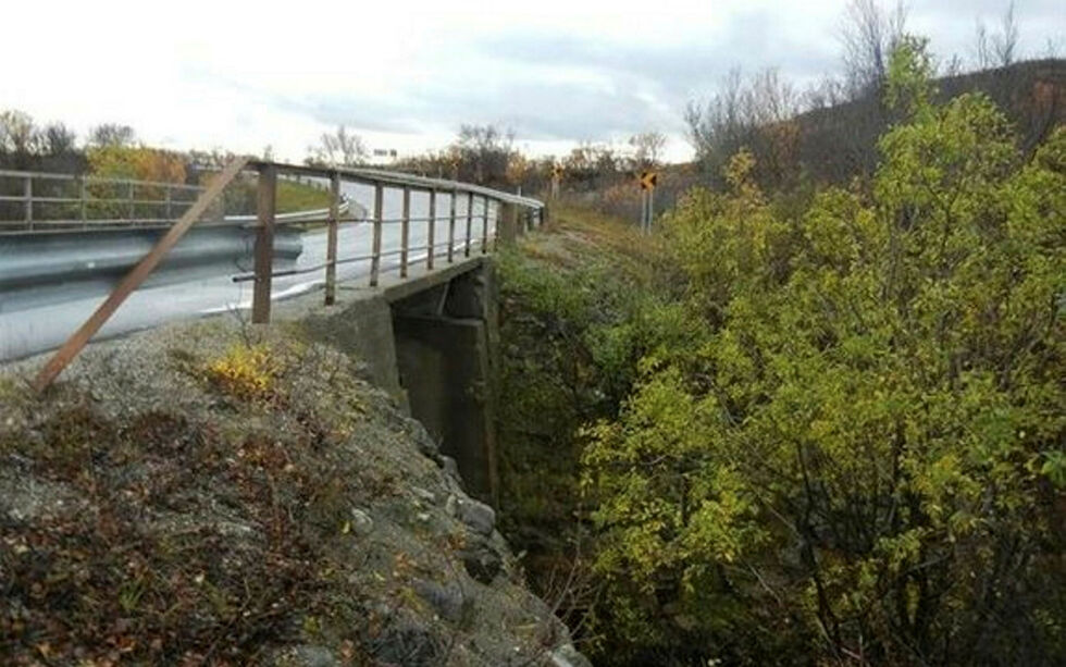 Gamle Vuolmmašjohka bru som snart skal erstattes med en ny.
 Foto: Statens veivesen