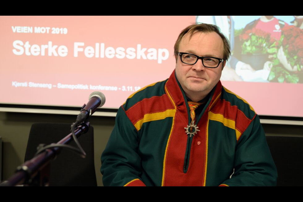Sametingsrepresentant og tidligere plenumsleder Jørn Are Gaski var dirigent under det samepolitiske landsmøtet i helga.
 Foto: Steinar Solaas