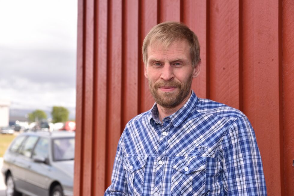 Leder i Finnmark Høyre, Jo Inge Hesjevik fra Lakselv, sier langtidsmeldingen er godt nytt for både Porsanger og Finnmark.

– Man flytter hovedtyngden av det norske forsvaret nordover. En større andel av stillinger vil flyttes nord i landet for å møte det nye trusselbildet og beskytte havområdene, sier Hesjevik til Ságat.
 Foto: Bjørn Arne Johansen