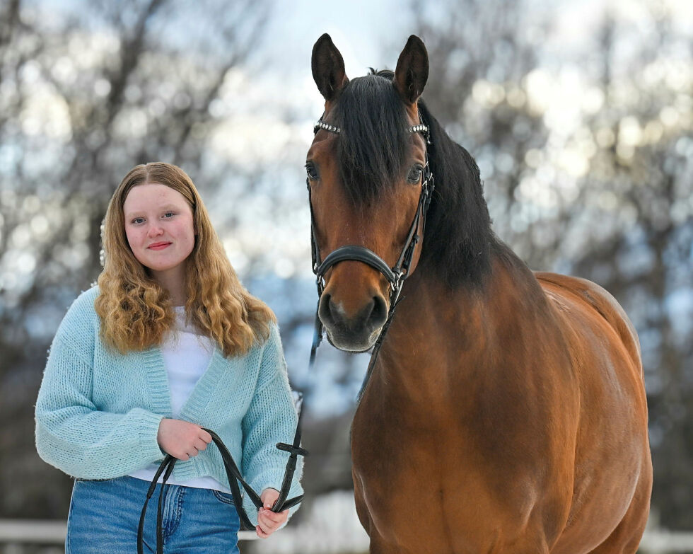 Kristin Sørstrøm Olsen og hesten hennes Kody.
 Foto: Irene Andersen