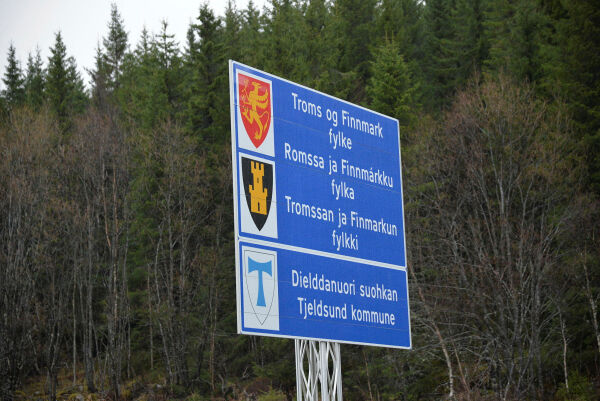 Legger ned to av fem skoler