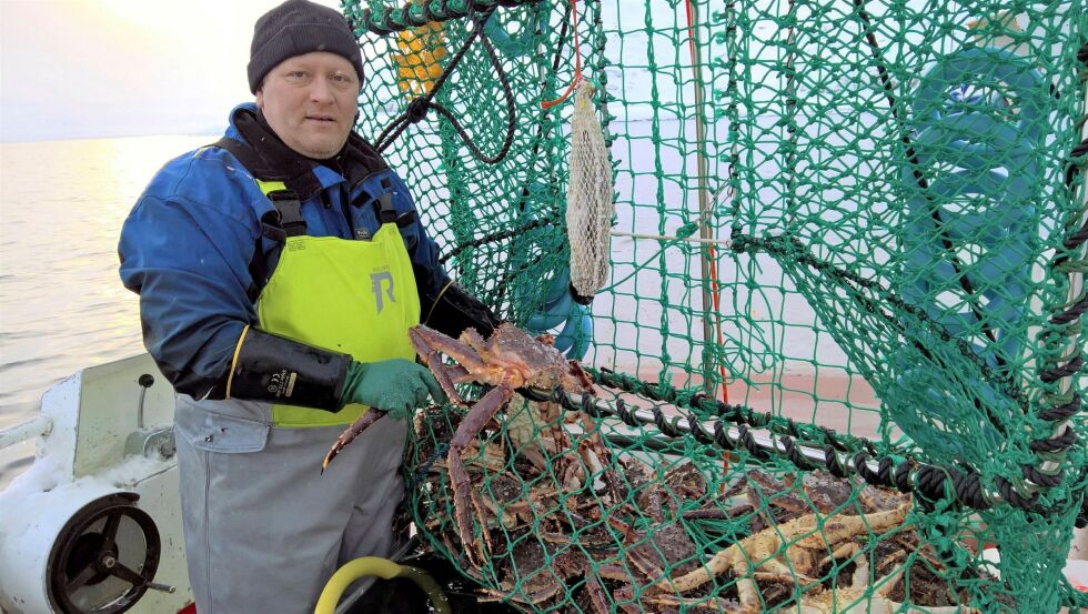 Fungerende ordfører Tor Mikkola i Nordkapp er selv sjarkfisker. Som opposisjonspolitiker i 2018 uttalte han seg sterkt kritisk til økt oppdrettsaktivitet i Porsangerfjorden. Nå støtter han opp om Grieg Seafood sine planer om økt oppdrett i Nordkapp.
 Foto: Privat