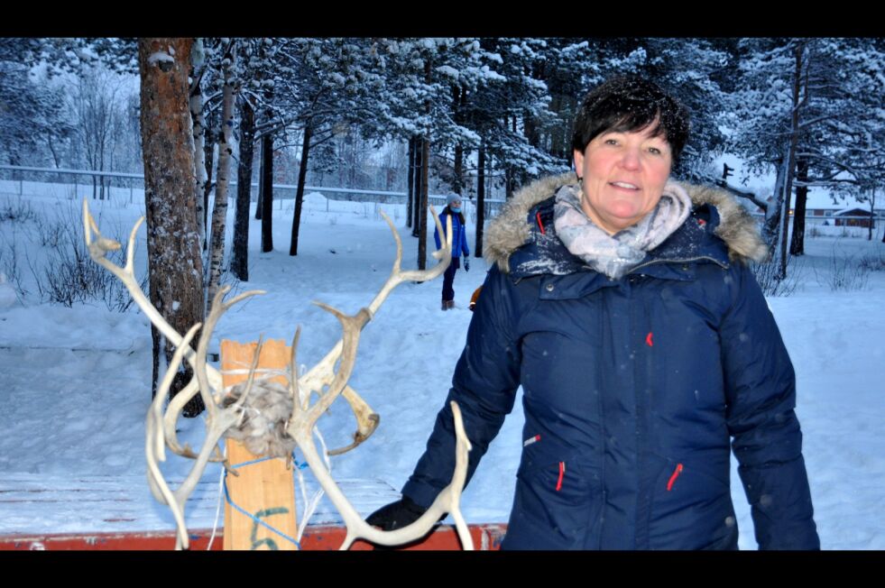 – Jeg tror at om vi feirer samefolkets dag like mye hvert år, da blir det ikke like mye stas for elevene, mener rektor Trude T. Andersen ved Bossekop skole i Alta.
 Foto: Rita Heitmann