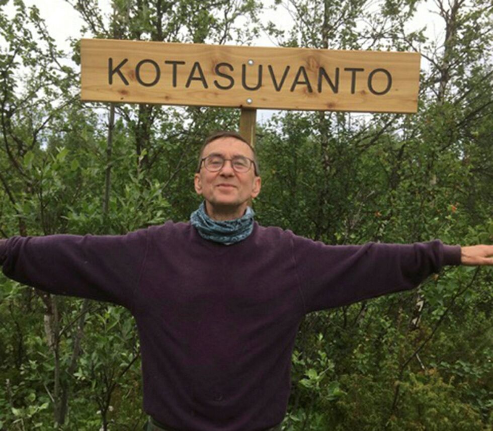 Egil Utsi ønsker samisk og kvænsk stedsnavnkilting langs Børselva i Porsanger.
 Foto: Privat