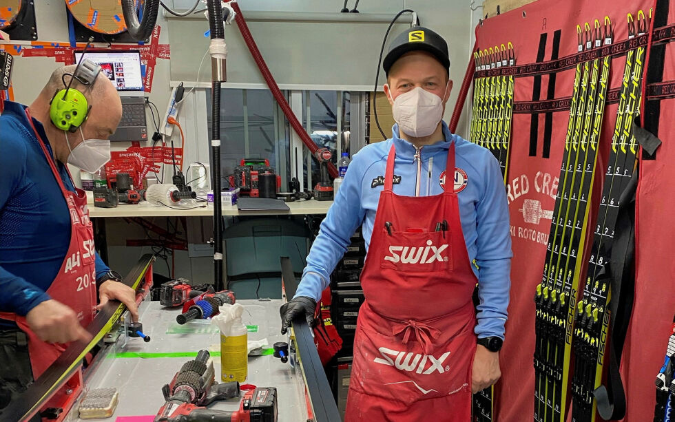 Vadsøværingen Espen Mikkelsen har begynt å få lang erfaring som skismører på store mesterskap. Her fra OL i Beijing.
 Foto: Privat
