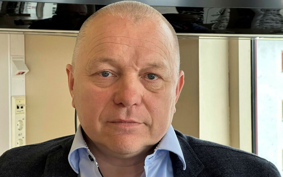 Fungerende ordfører Tore Fredrik Nilsen (FrP) anser ikke beitende rein som trekker bort fra insekter som et stort problem. Han ber folk besinne seg og godta dens rett til å beite på Kirkeneshalvøya.
 Foto: Hallgeir Henriksen