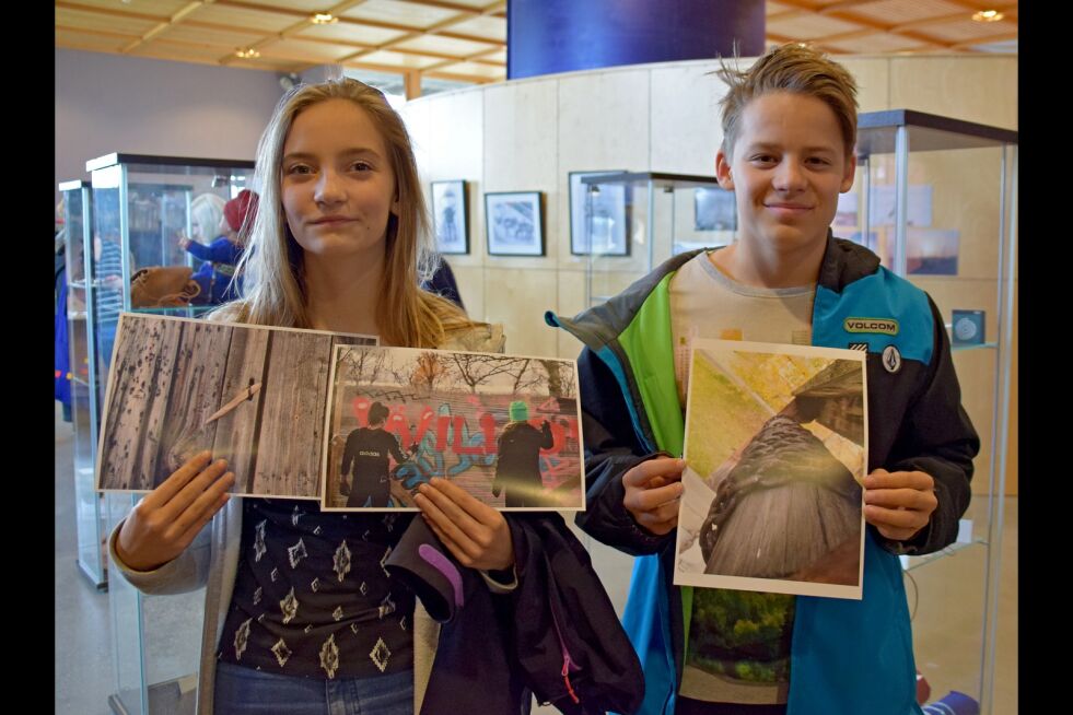 Sara Riborg Opheim Kappfjell (Trondheim) og Patrick Somby (Trofors) deltok på foto workshop. De har lært ulike bildeteknikker og fått proffe tips.
 Foto: Hilde Porsanger