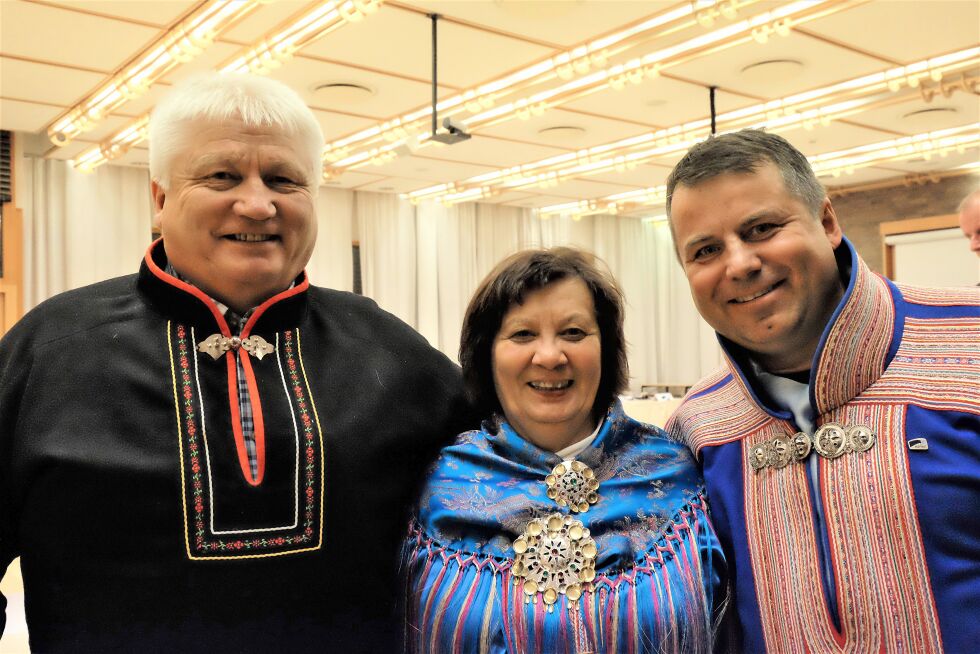 Klemet Klemetsen (til venstre), Inga Berit A. Sara og Mikkel Isak Eira, alle fra Kautokeino, fikk gehør for sine argumenter om flyplass i Kautokeino.
 Foto: Bjørn Hildonen